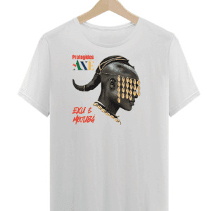 Orixá Exu com arte do cabelo camiseta unissex branca Protegidos pelo Axé, orixá, entidade, umbanda, candomblé, terreiro